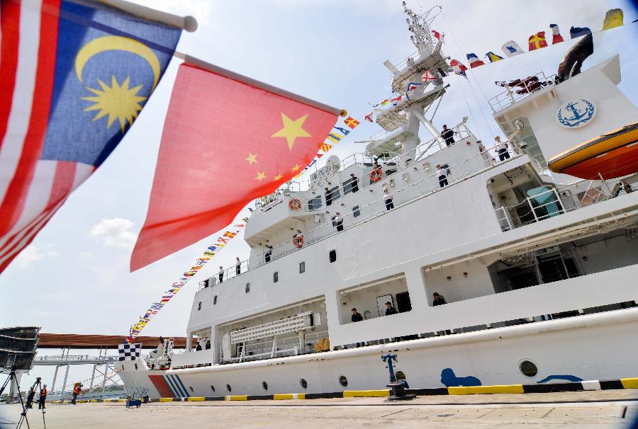 Chinese patrol and search-and-rescue vessel "Haixun 01" arrives in Pelaboham Kelang in Malaysia, July 31, 2013. The "Haixun 01" arrived in Pelaboham Kelang Wednesday for a five-day visit. (Xinhua/Chong Voon Chung)