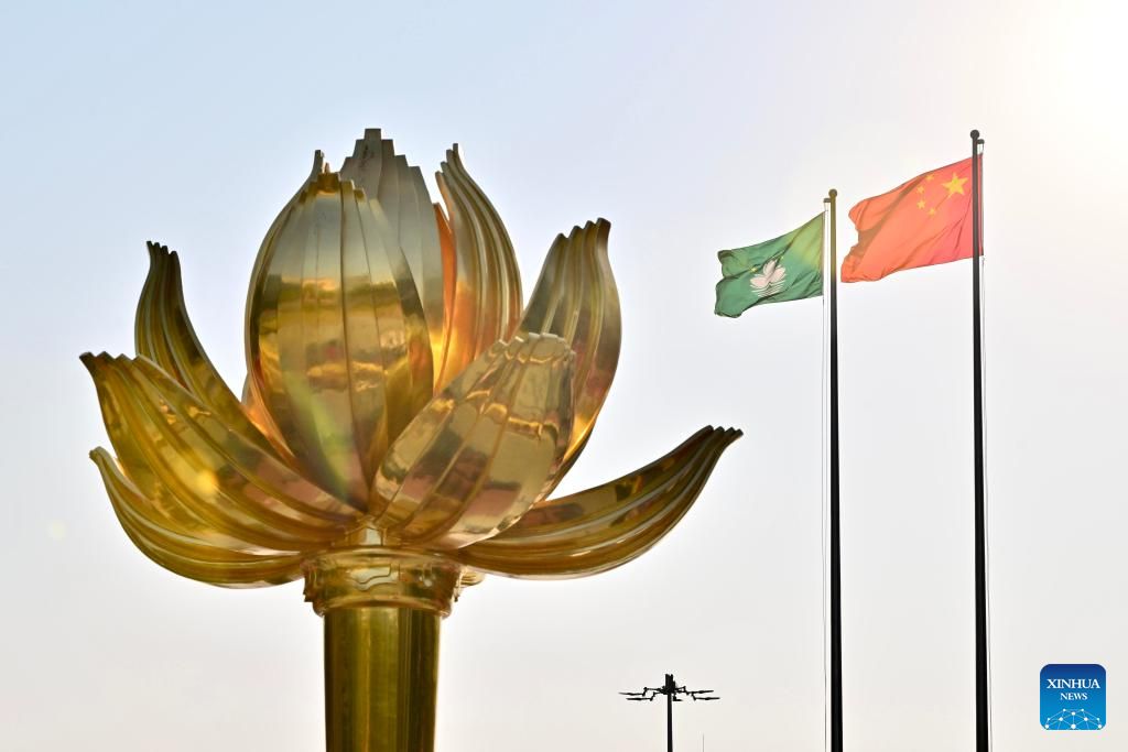 Flag-raising ceremony held to mark 25th anniversary of Macao's return to motherland