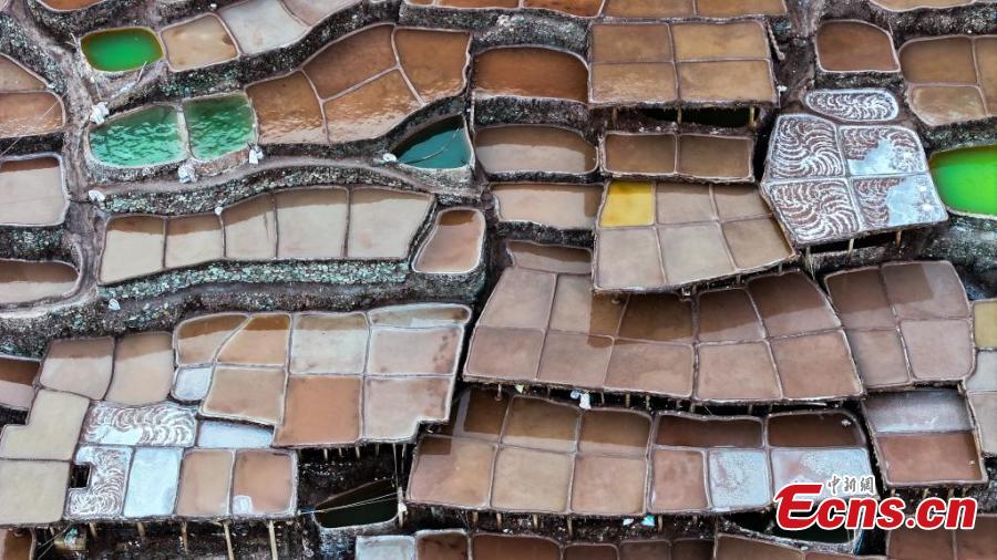 Salt pans on 'roof of the world' well-preserved in Xizang