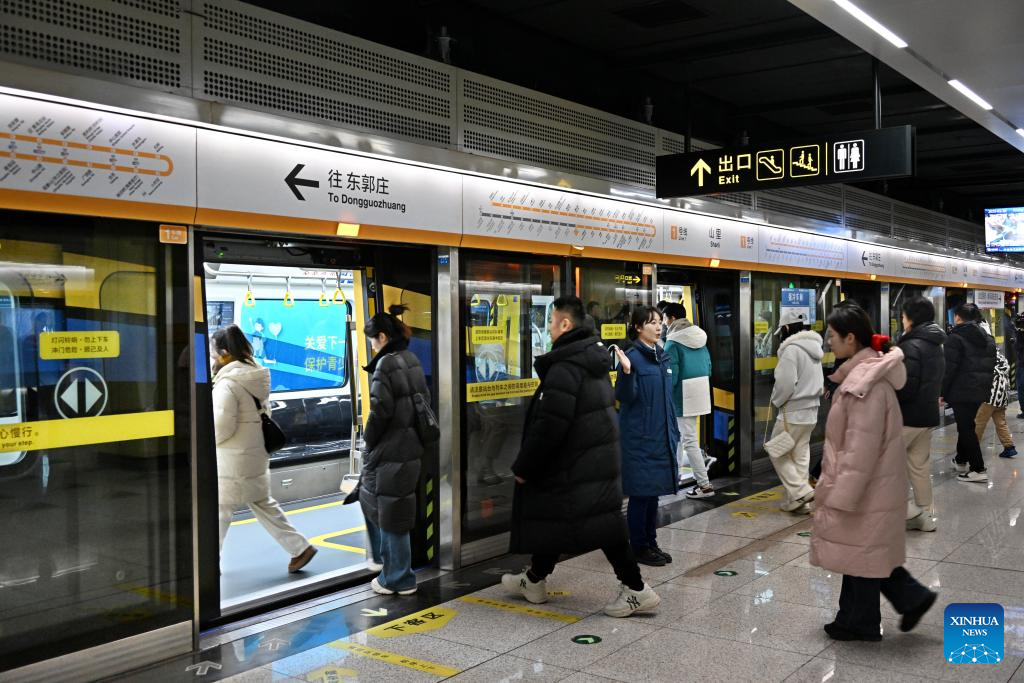 CETROVO 1.0 metro train starts operation in Qingdao, E China