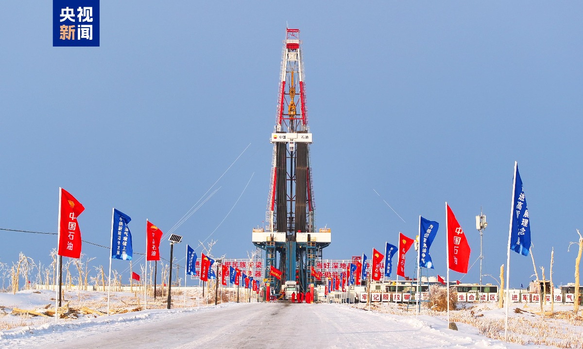 Shenditake 1 an ultra-deep borehole that extends to a depth of 10,910 meters, located in the remote Taklimakan Desert in the Xinjiang Uygur Autonomous Region of Northwest China.   Photo: CCTV