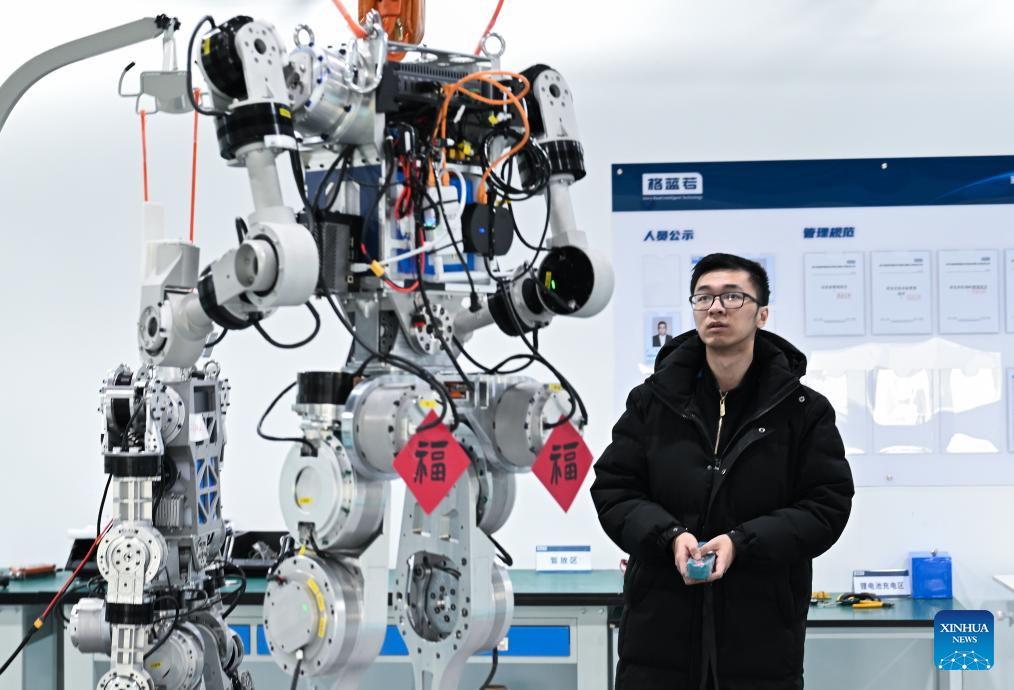 R&D team debugs humanoid robot in Wuhan, China's Hubei