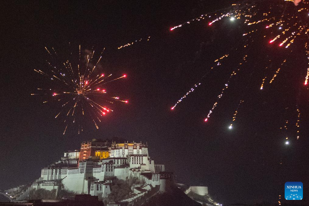 "Gutu Eve" celebrated in Lhasa, China's Xizang