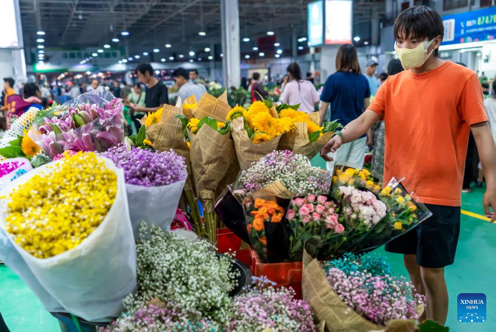 In pics: Kunming Dounan Flower Market in SW China