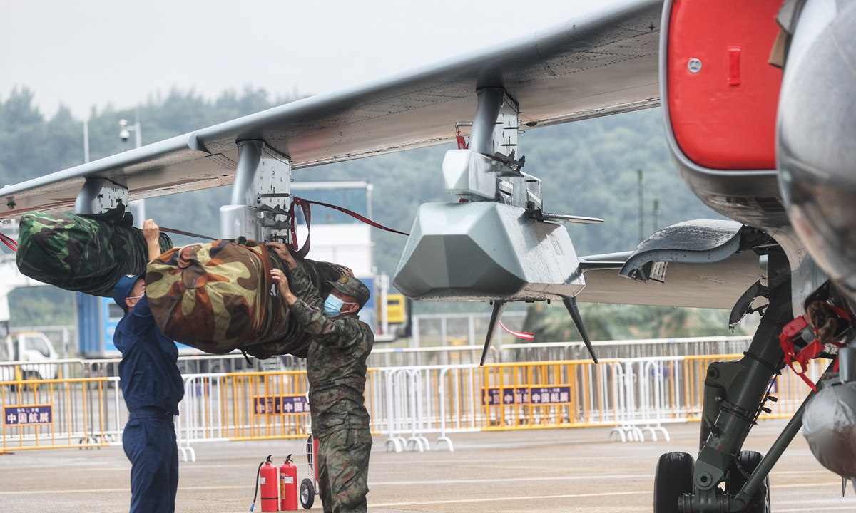 A JH-7A2 fighter bomber is seen equipped with a new-type missile ahead of the Airshow China 2022 in Zhuhai, South China's Guangdong Province on November 6, 2022. Photo: Cui Meng/GT