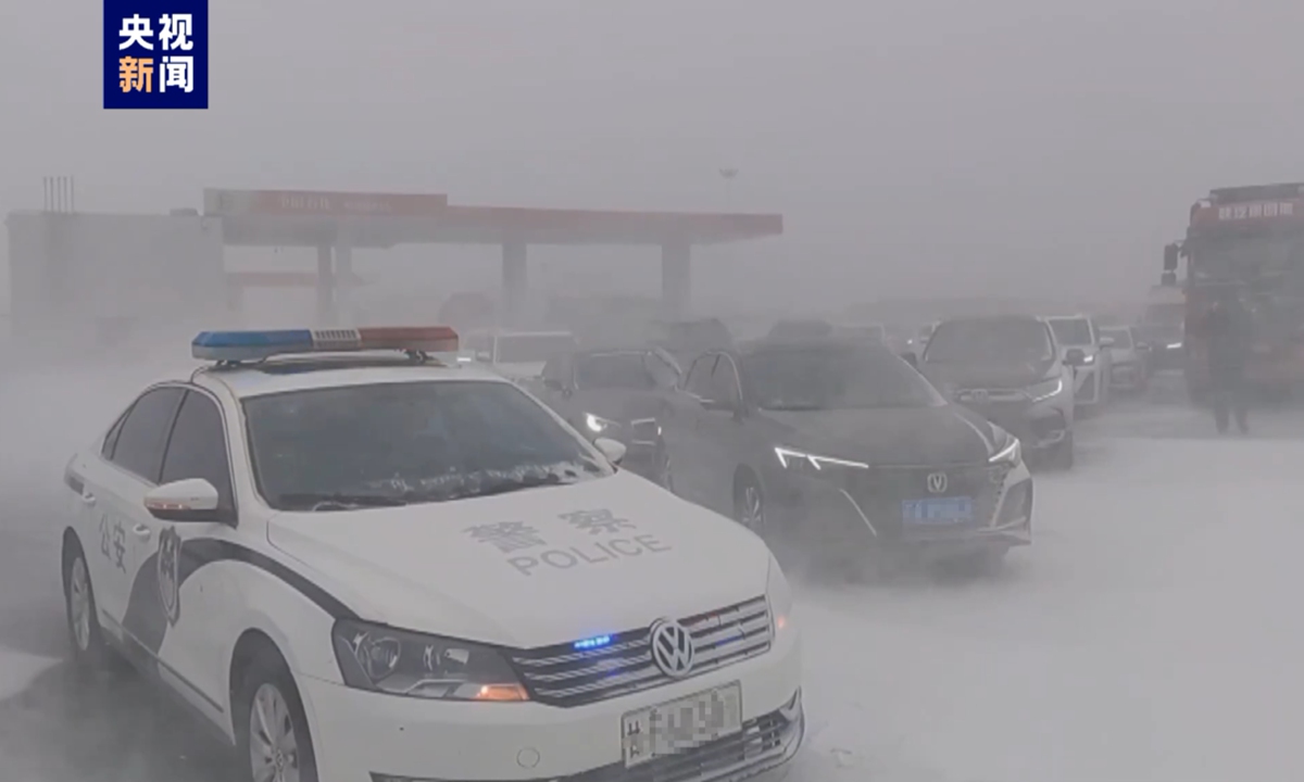 Strong winds and snowstorms hit Jiuquan, Northwest China's Gansu Province, since February 17, 2024, with the minimum level of visibility dropping to less than 20 meters. Photo: CCTV News