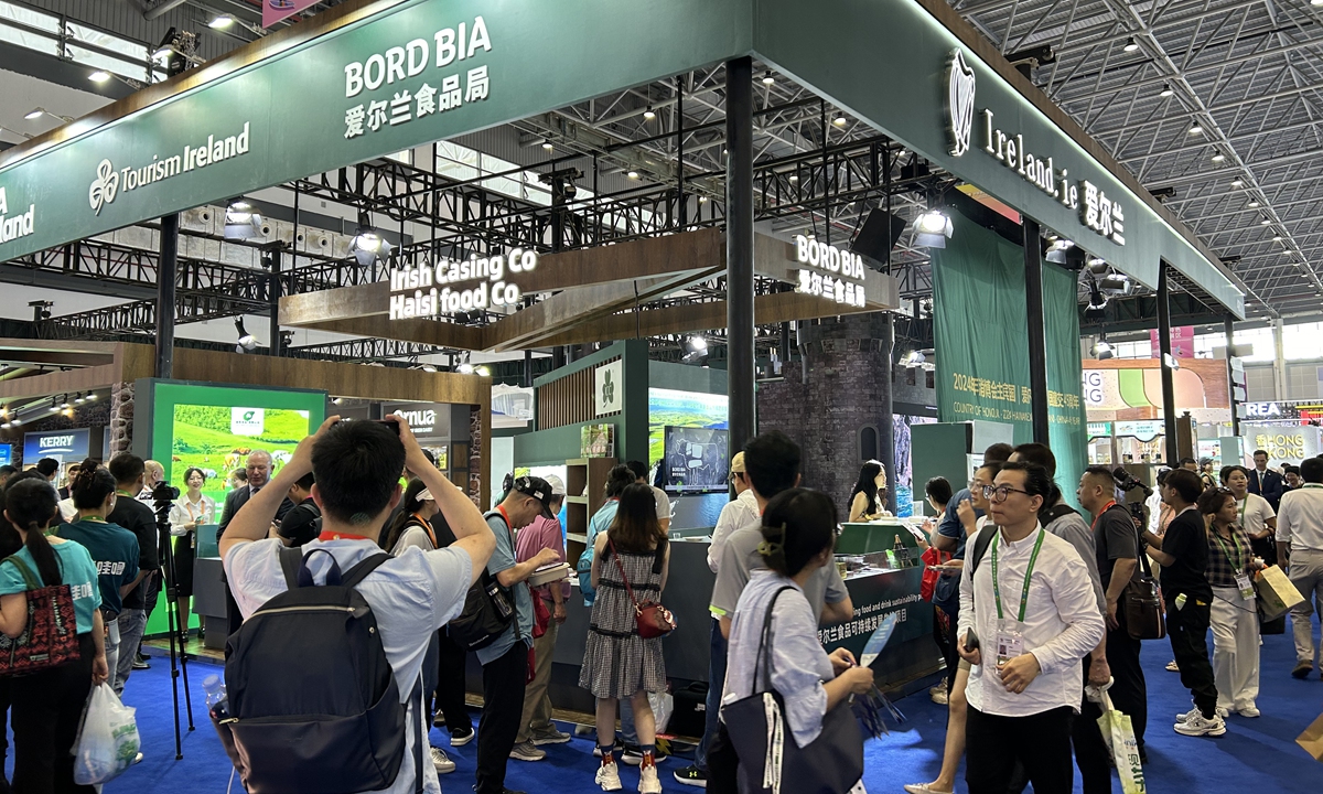 Crowds of visitors gather at the Ireland National Pavilion at the 4th China International Consumer Products Expo (CICPE) on April 14, 2024. Ireland, the country of honor for the CICPE with a dedicated exhibition venue, aims to show its scientific and technological innovation, education, investment, tourism and culture. Photo: Qi Xijia/ GT