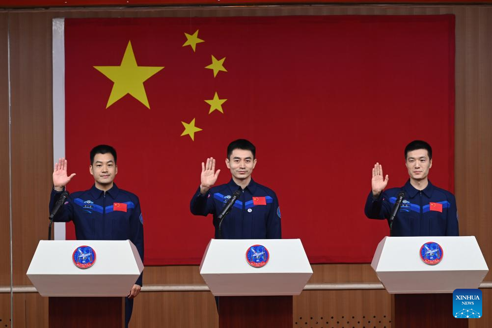 Astronauts of China's Shenzhou-18 mission meet press
