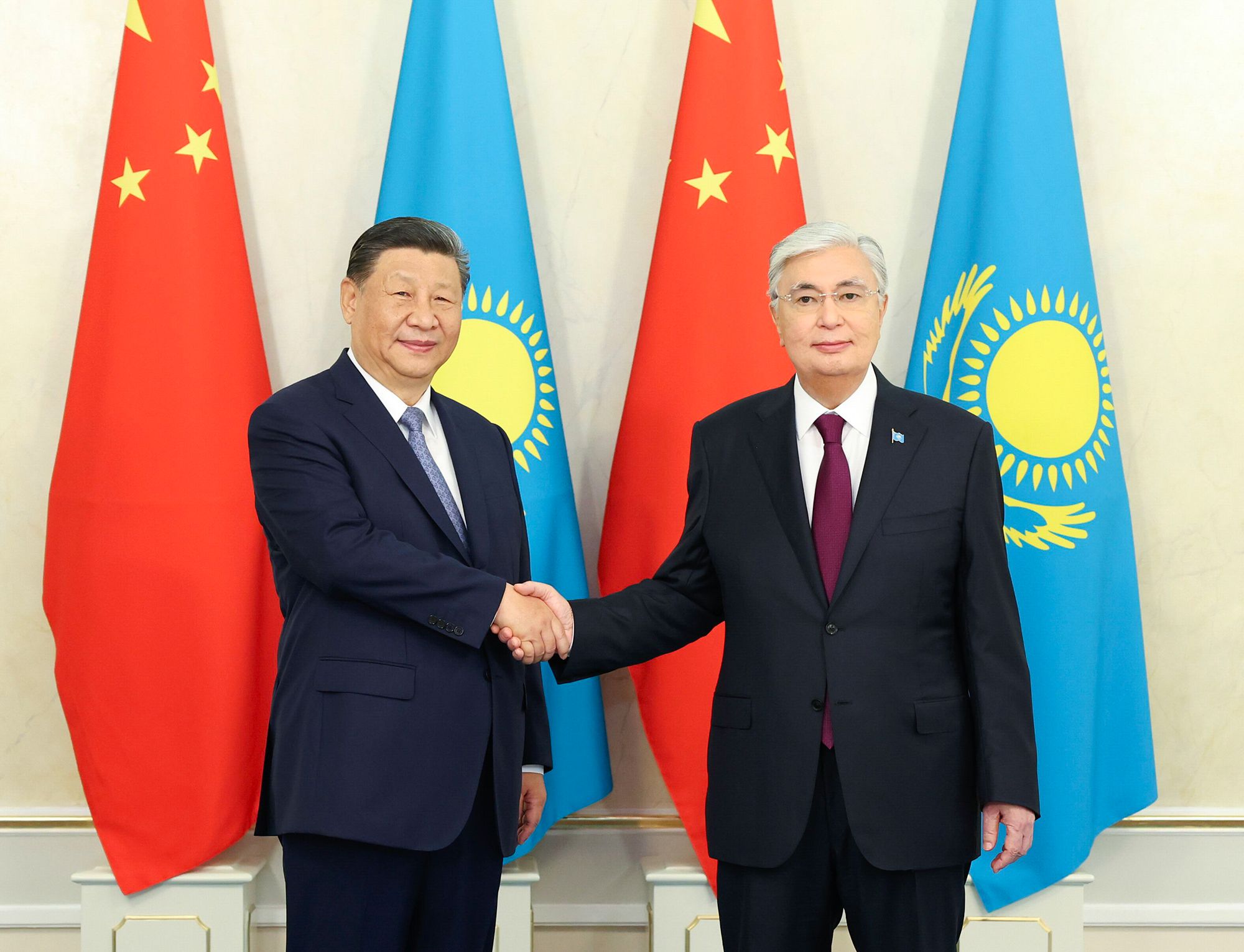 Chinese President Xi Jinping shakes hands with Kazakh President Kassym-Jomart Tokayev in Astana, Kazakhstan, on July 3, 2024. Photo: Xinhua