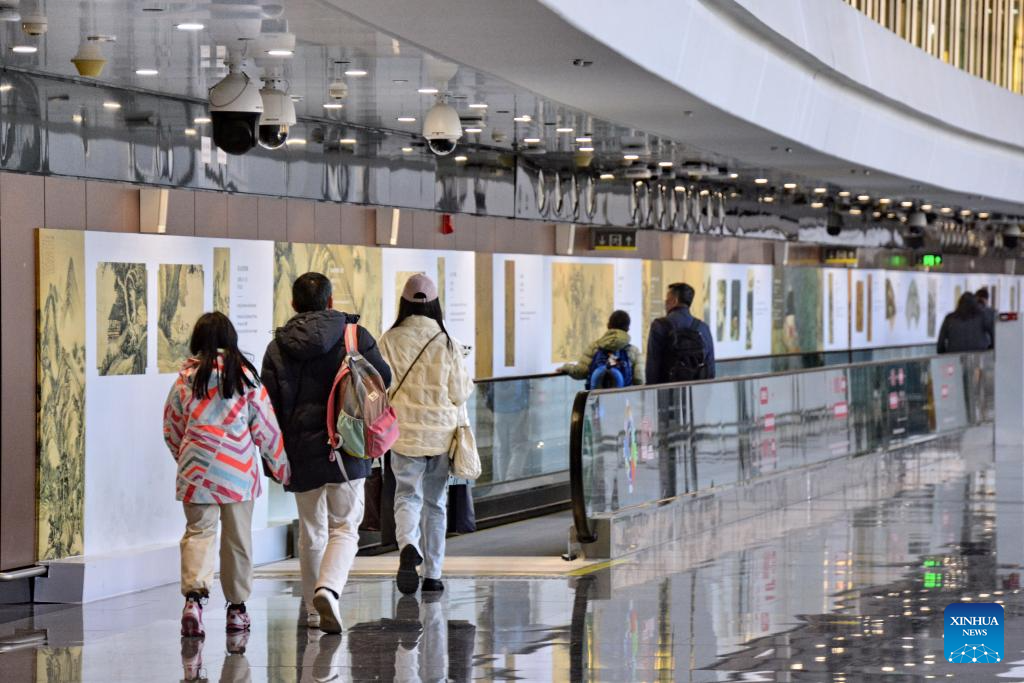 A glimpse of "art corridor" in Beijing